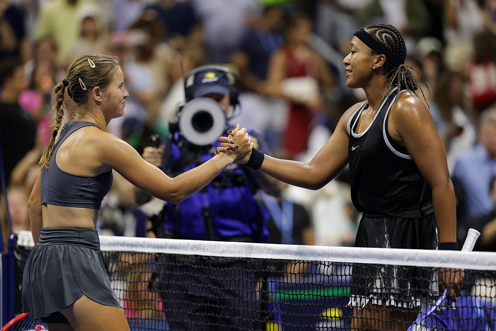 Influencers interrompem jogo de Osaka e reacendem debate sobre comportamento no US Open