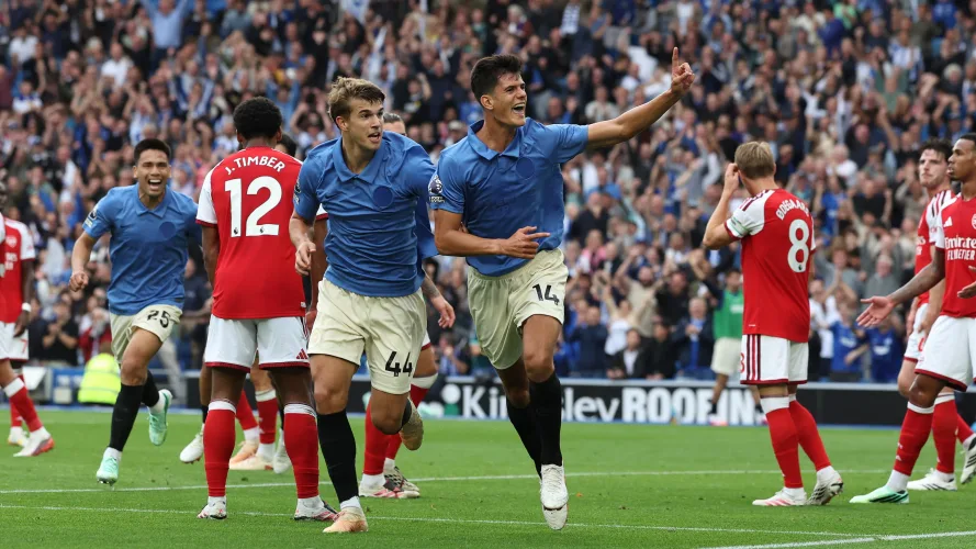Brighton impõe primeira derrota ao Arsenal e transforma aniversário em noite histórica