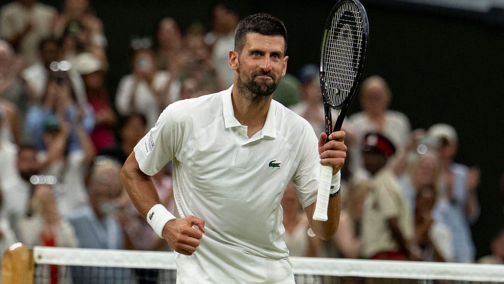 Djokovic vence batalha épica com Auger-Aliassime e encontra Sinner nas meias-finais de Wimbledon