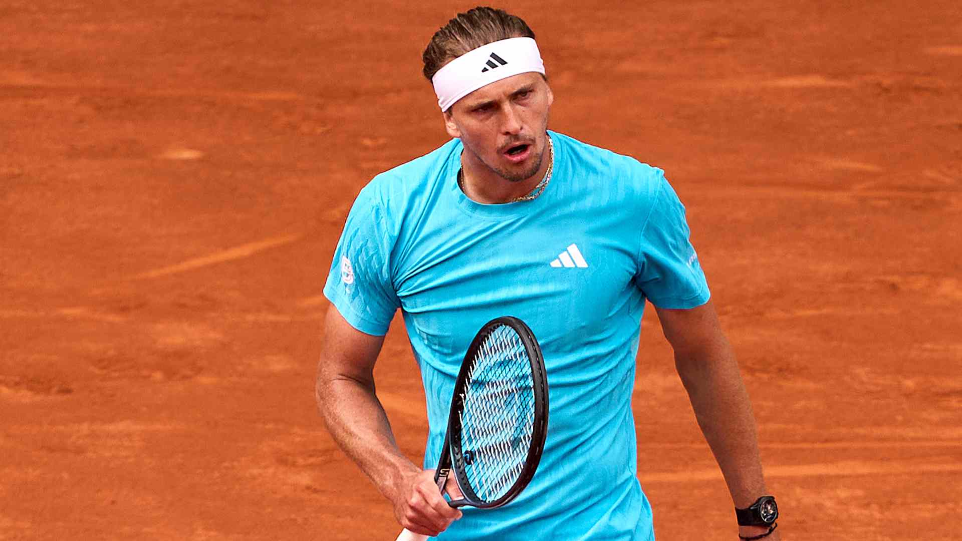 Alexander Zverev vence de madrugada e reacende polémica em Madrid: “Estão a matar este desporto”