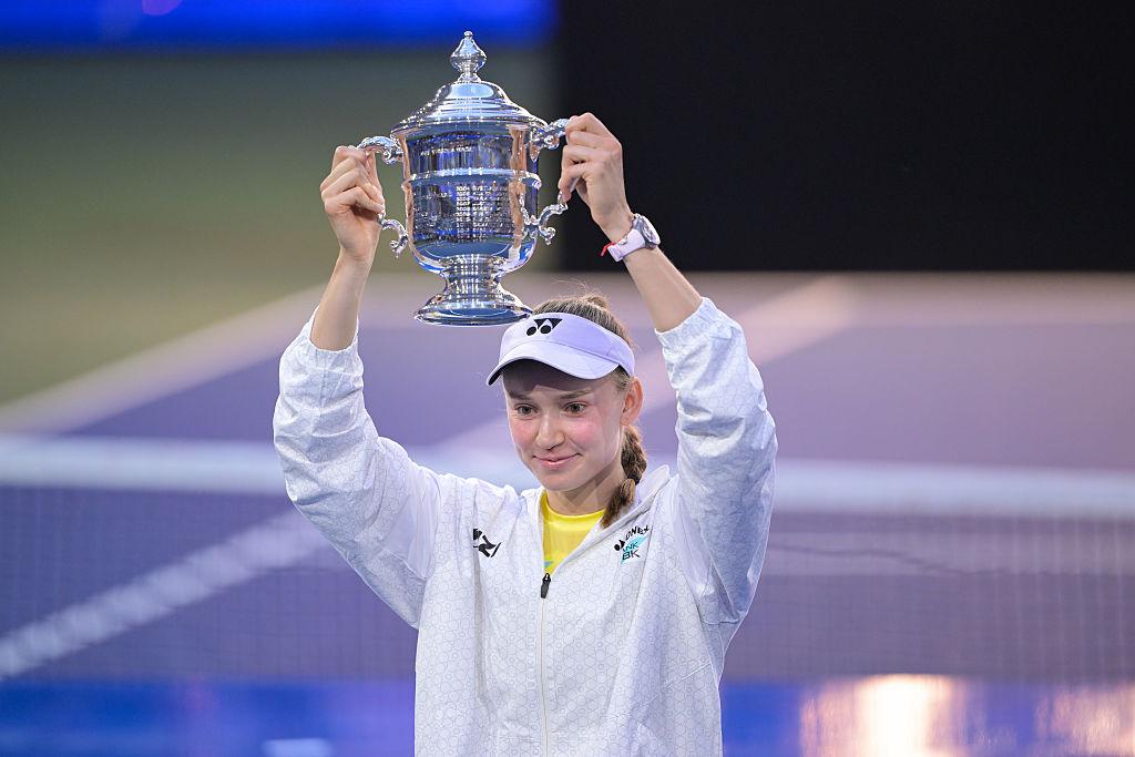 Rybakina falha Billie Jean King Cup após revelar problema físico que condicionou campanha vitoriosa no US Open