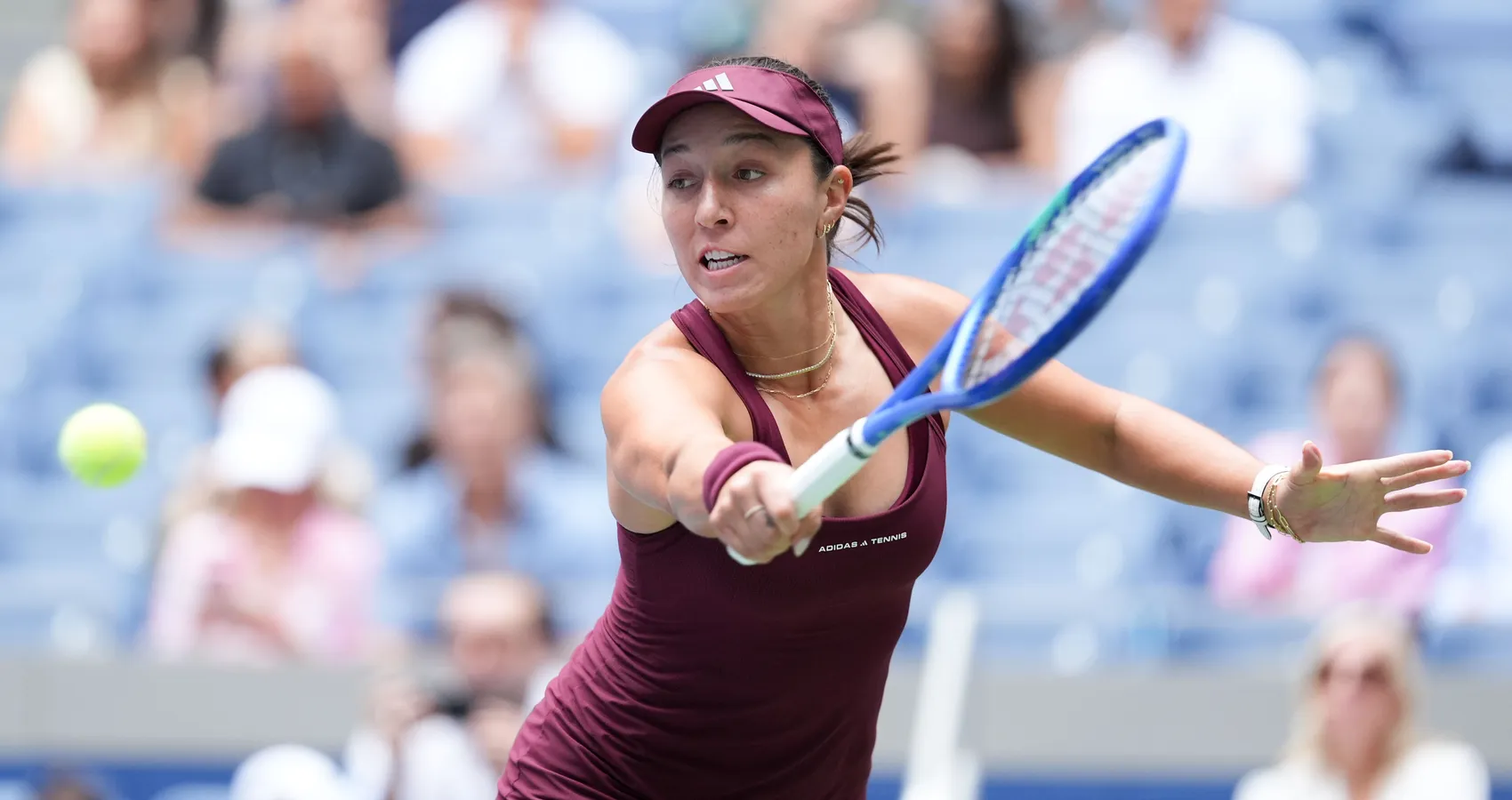 Pegula atropela campeã de Grand Slam em 56 minutos e avança no US Open
