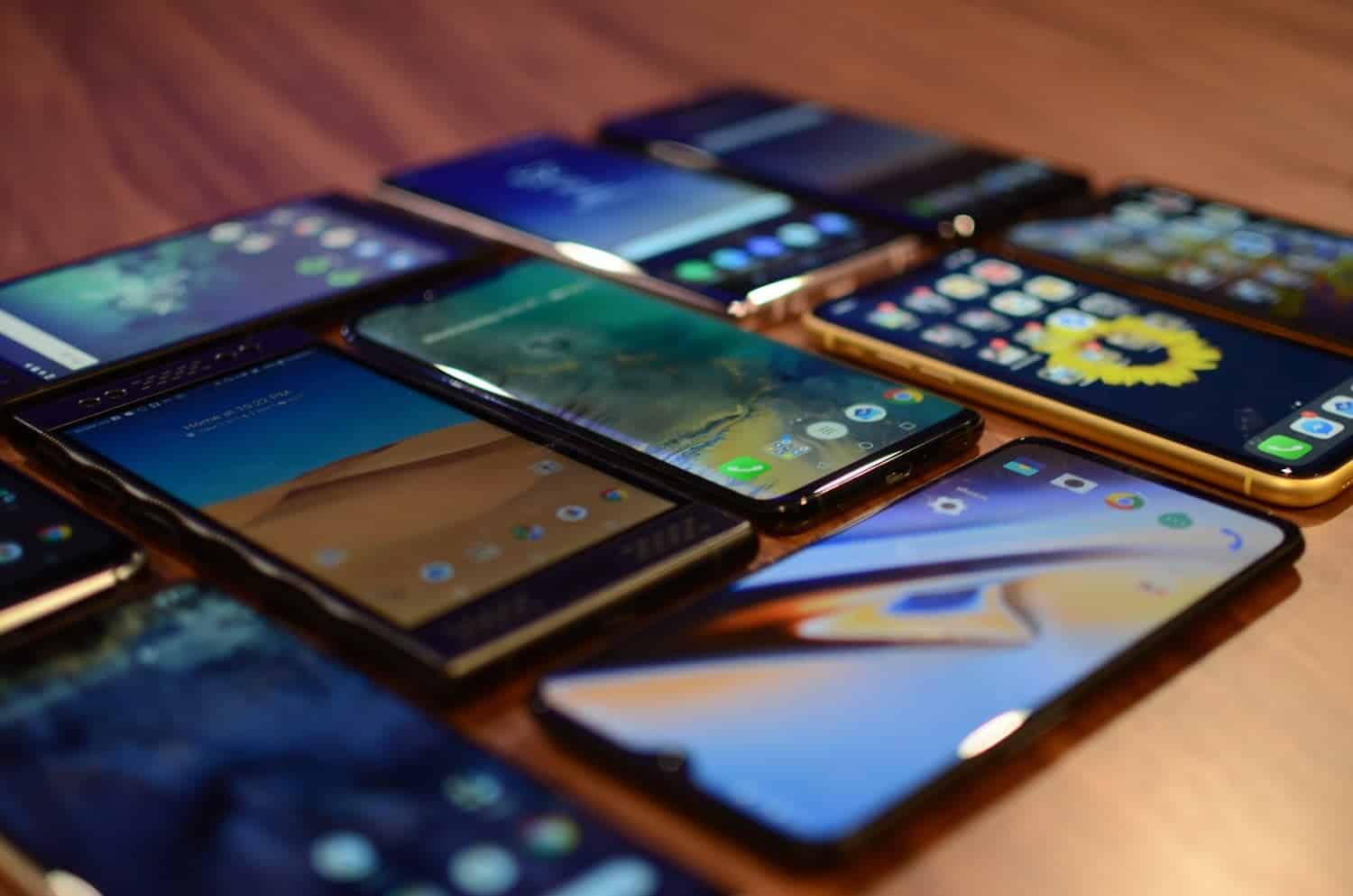 Camarões: Telemóveis não tributados começam a ser bloqueados em Setembro