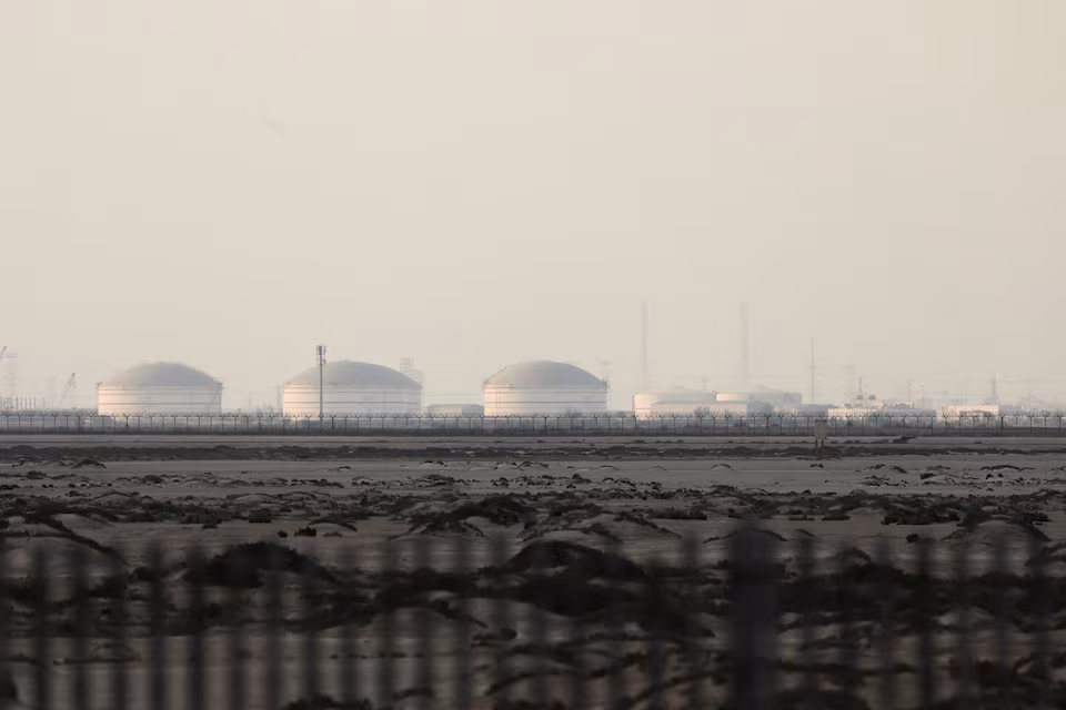 Ataque com mísseis atinge maior centro de gás do Qatar e agrava tensão no Médio Oriente