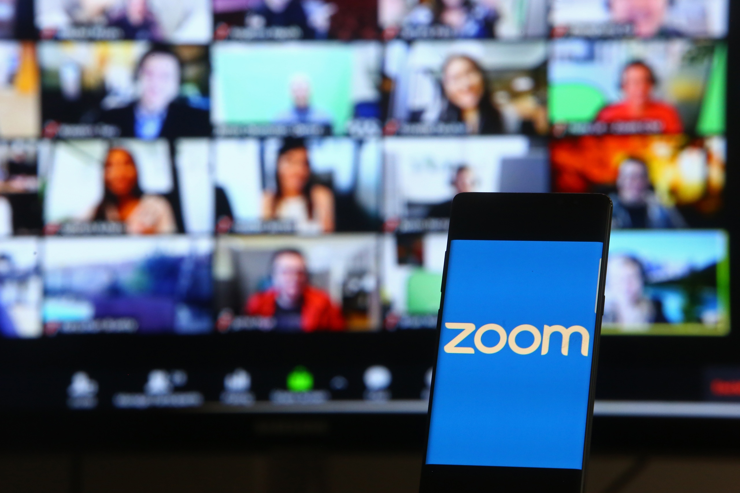 Zoom lança suíte de produtividade e anuncia avatares de IA para reuniões