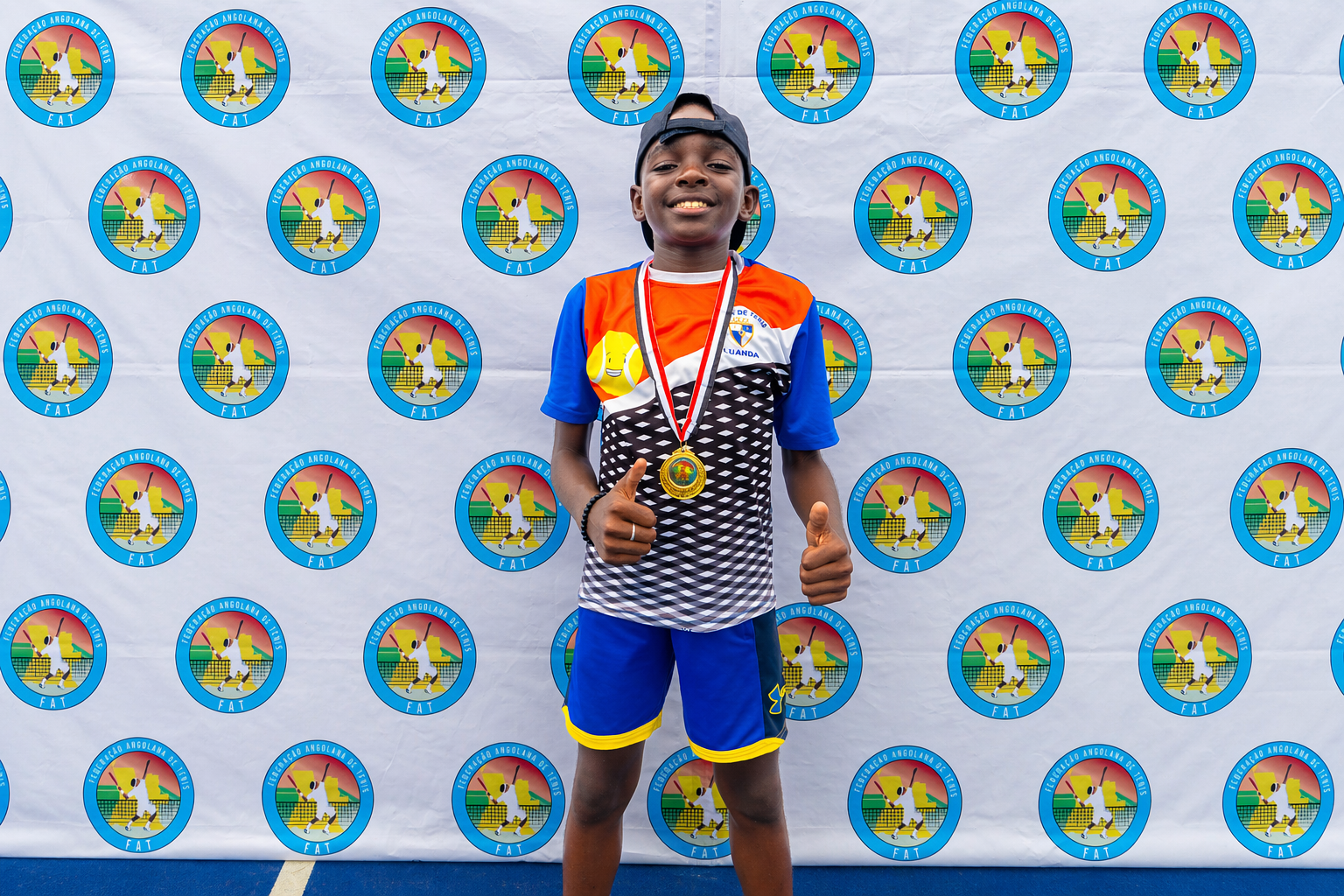 Missão cumprida: David Lemos vai ao Kikuxi buscar o ouro e leva-o para o Clube de Ténis de Luanda