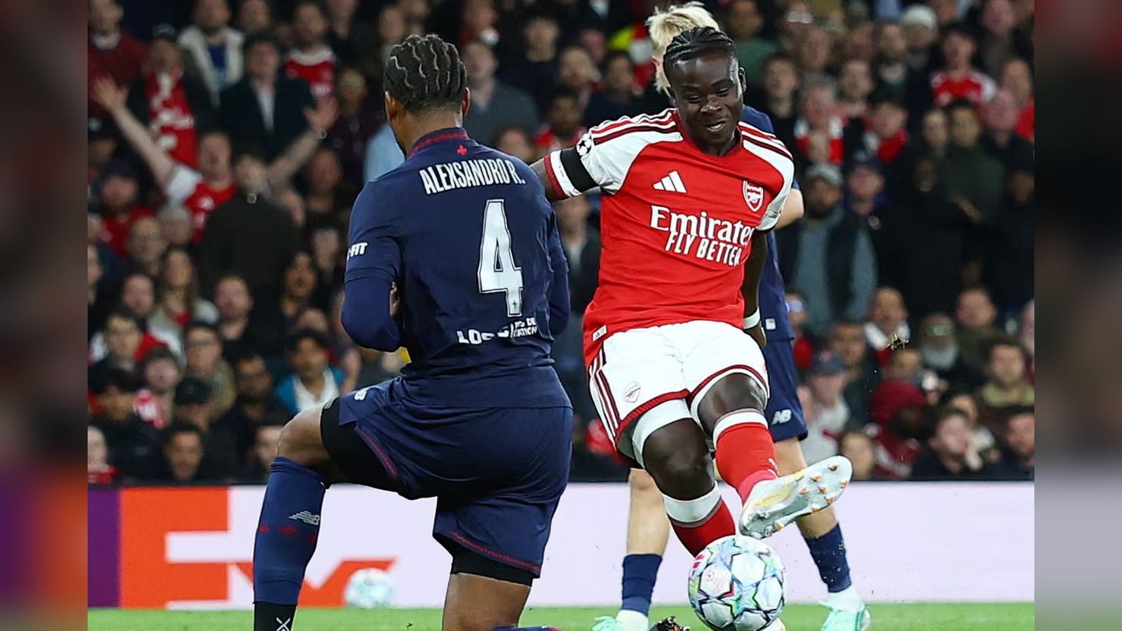 Saka sai do banco e Arsenal resolve duelo com Lille em sete minutos