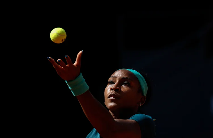 Gauff supera doença e susto de Cirstea para seguir em Madrid