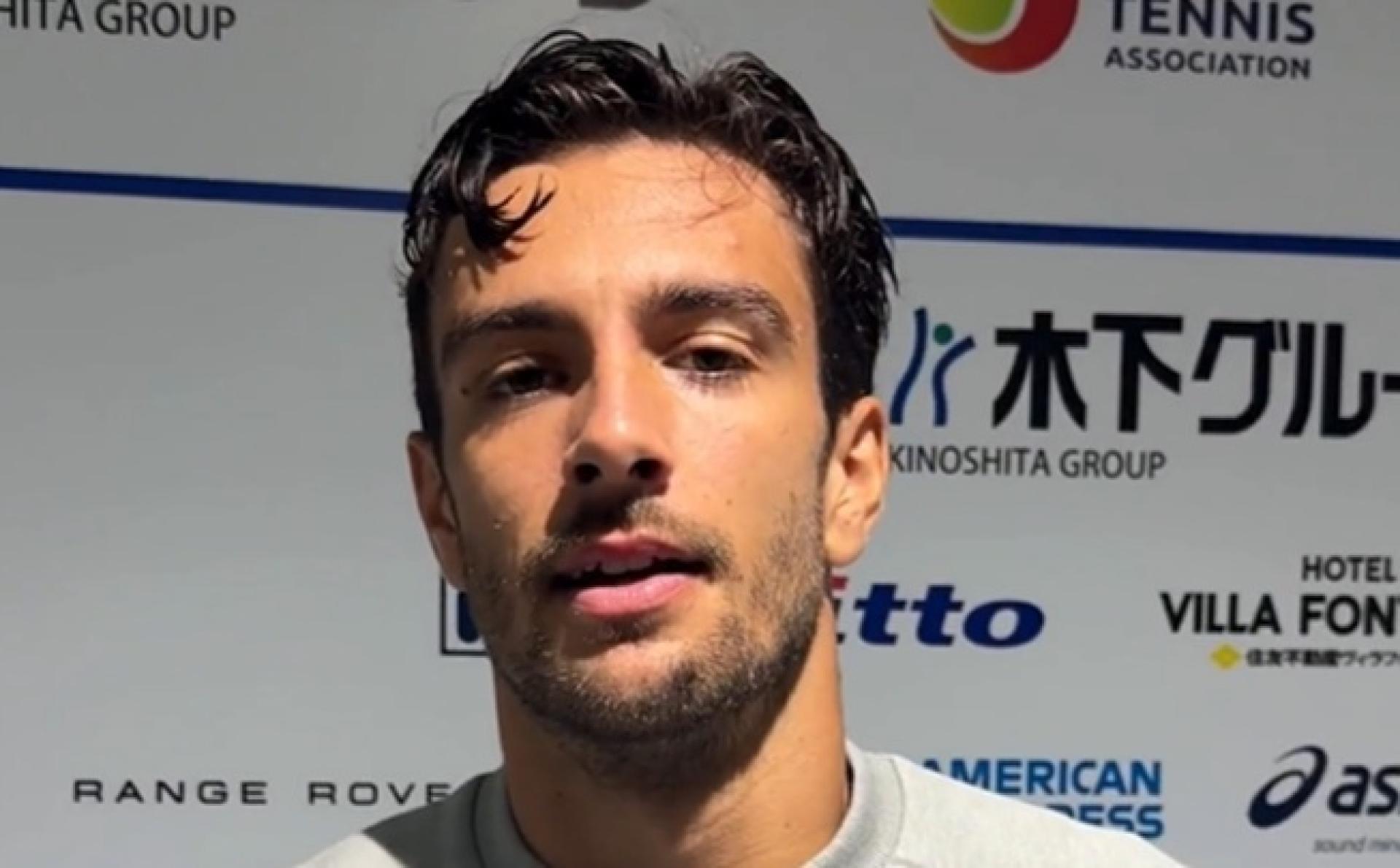 Nova lesão trava Musetti: italiano fractura dedo em treino e abandona Tokyo antes da estreia