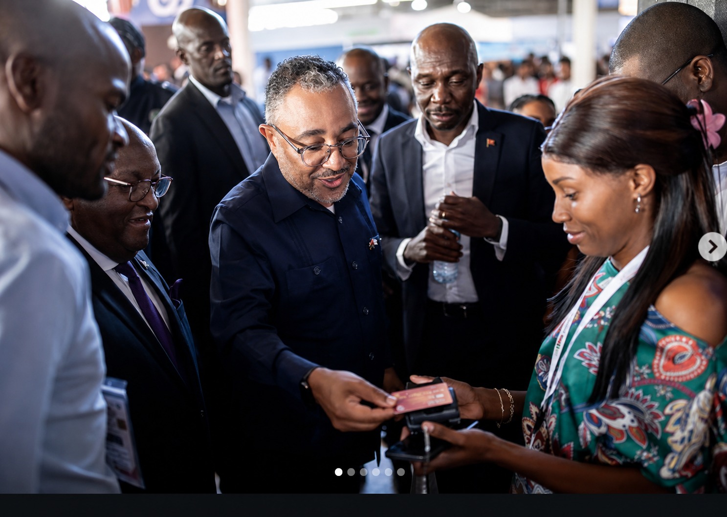 BAI apresenta Cartão de Débito Multimarca durante a Expo-Huíla