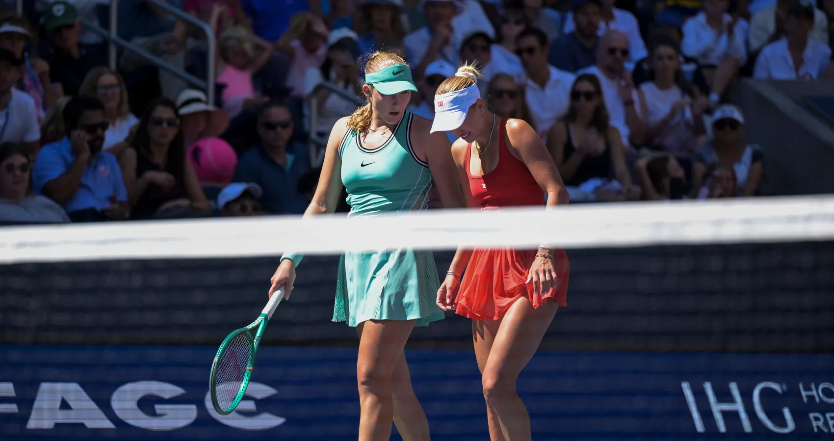 Andreeva reage, chega pela primeira vez aos quartos do US Open e ajuda Potapova após queda preocupante