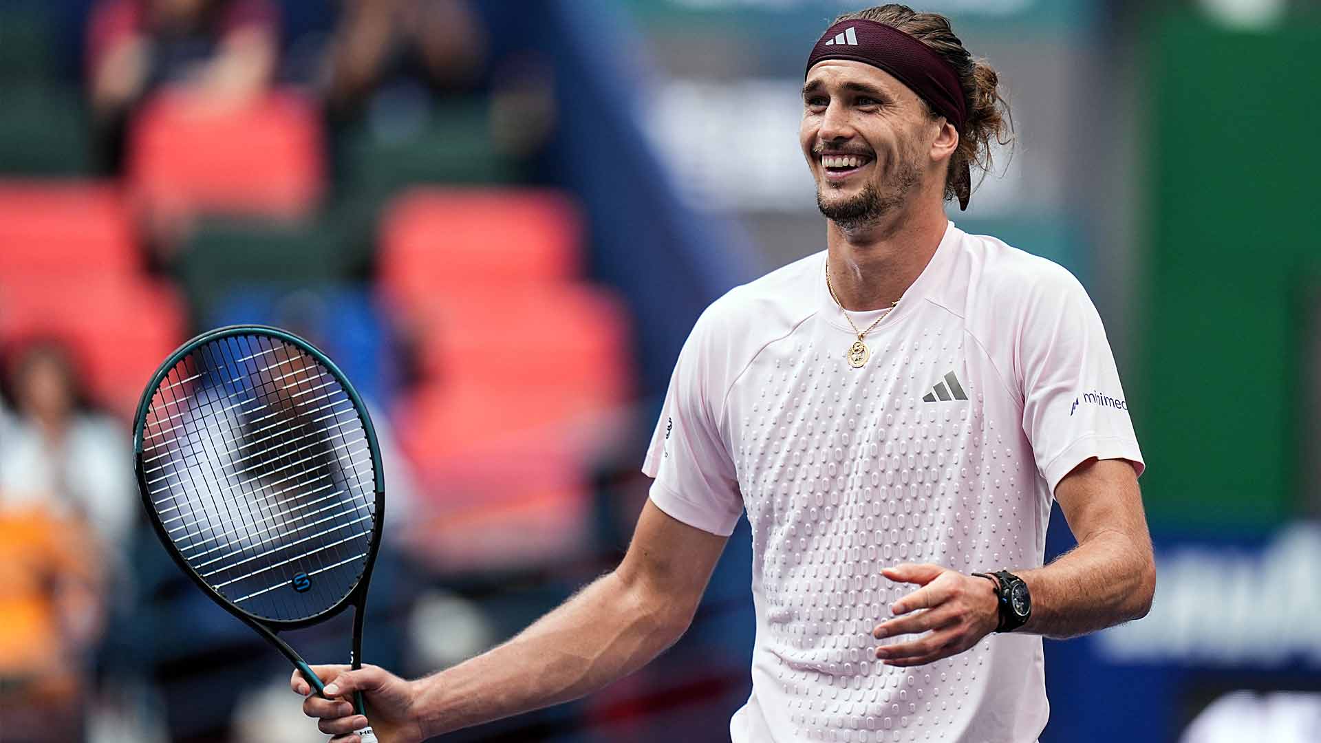 Zverev garante liderança mundial no final de 2026 após eliminação surpreendente de Alcaraz em Xangai
