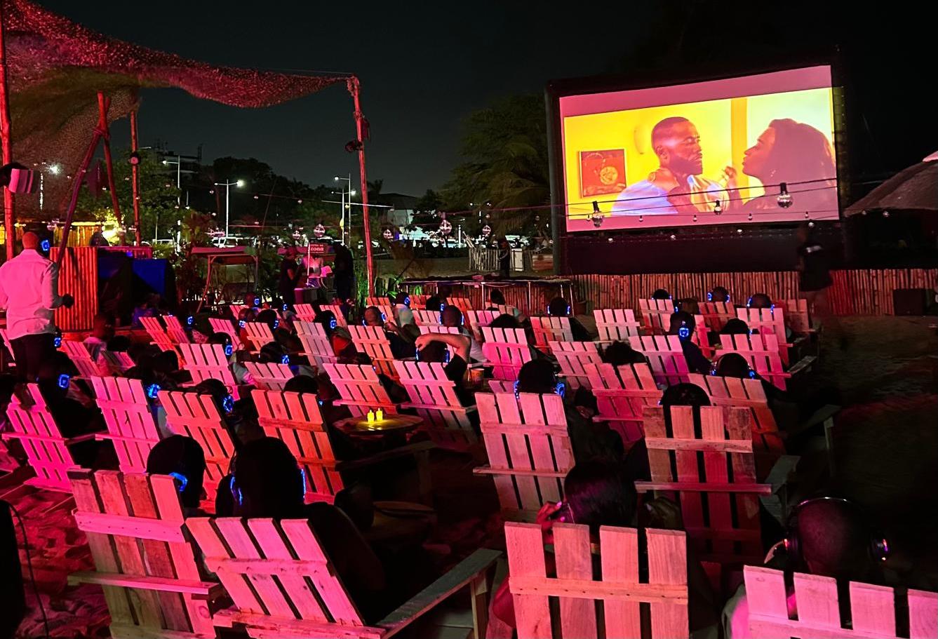 ZONA lança cinema ao ar livre e reforça aposta em experiências “diferenciadoras”