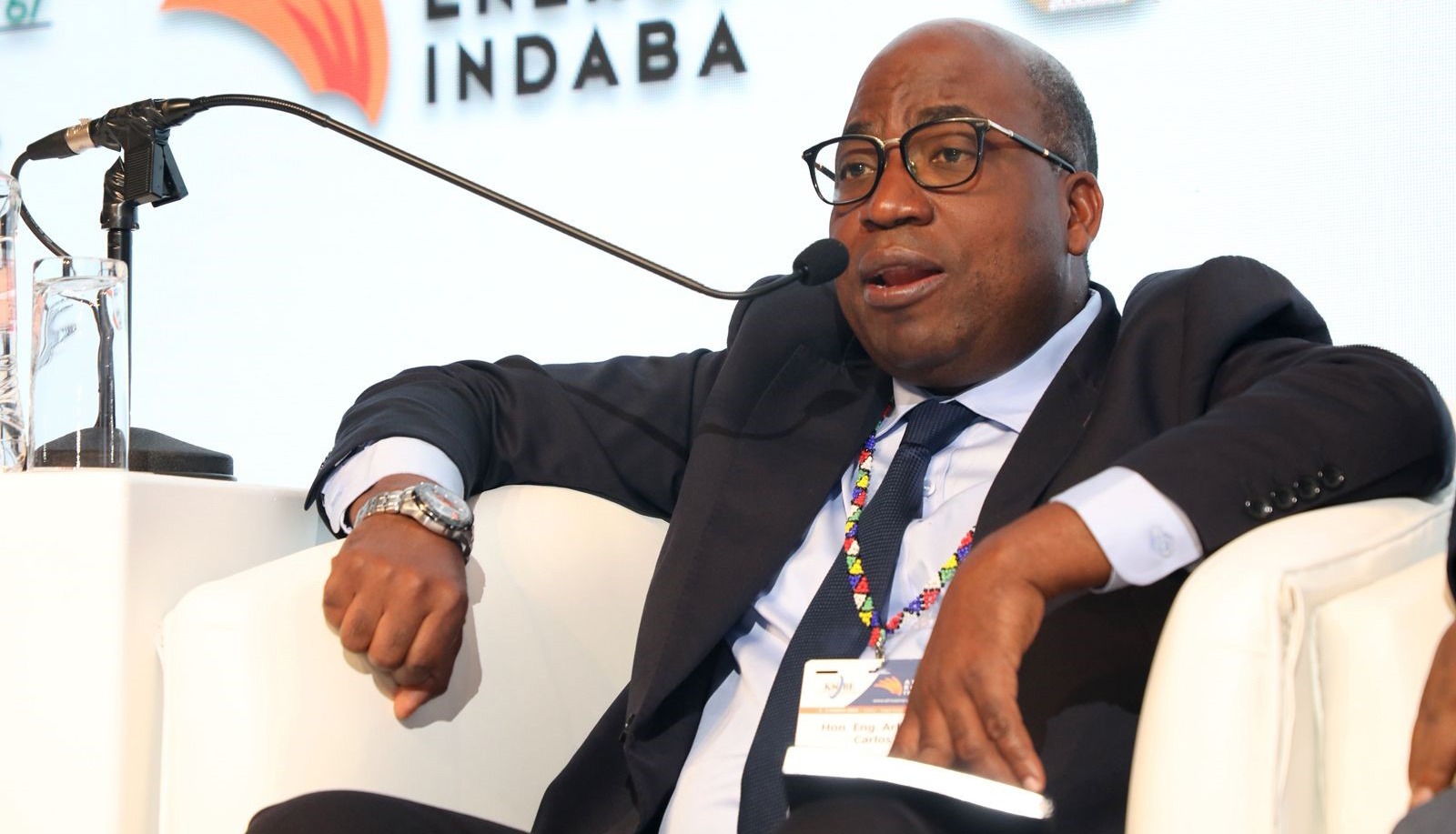 “Angola mantém-se comprometida com a expansão sustentável do acesso à electricidade”, afirma governante