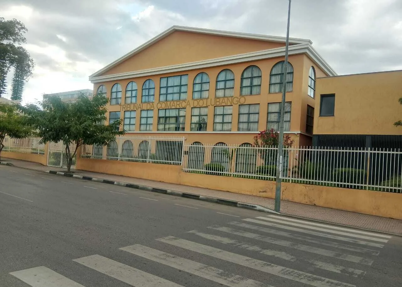 Pastor acusado de abusar sexualmente de seis jovens começa a ser julgado no Lubango