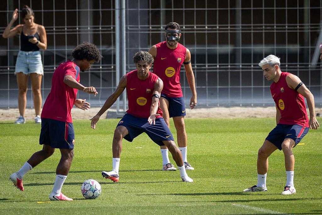 Barcelona reúne internacionais e prepara recepção ao Getafe antes de sequência exigente na Europa