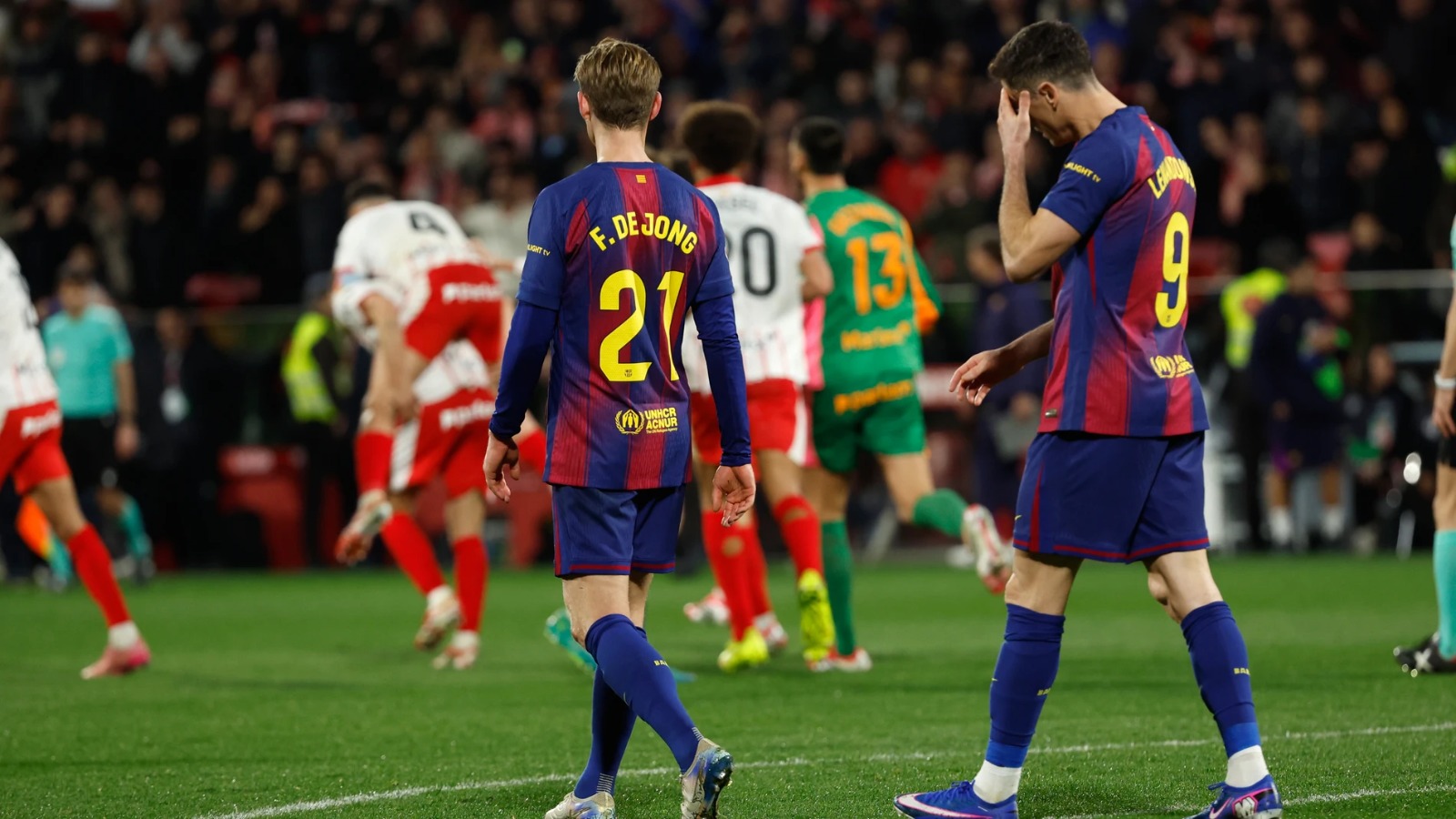 Barcelona cai no Montilivi e deixa Real Madrid liderar La Liga