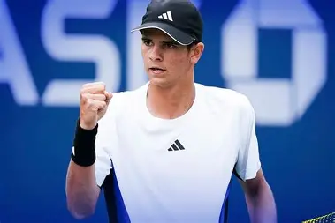 Jovem Jódar arrasa Kopriva e marca encontro com Sinner em Madrid