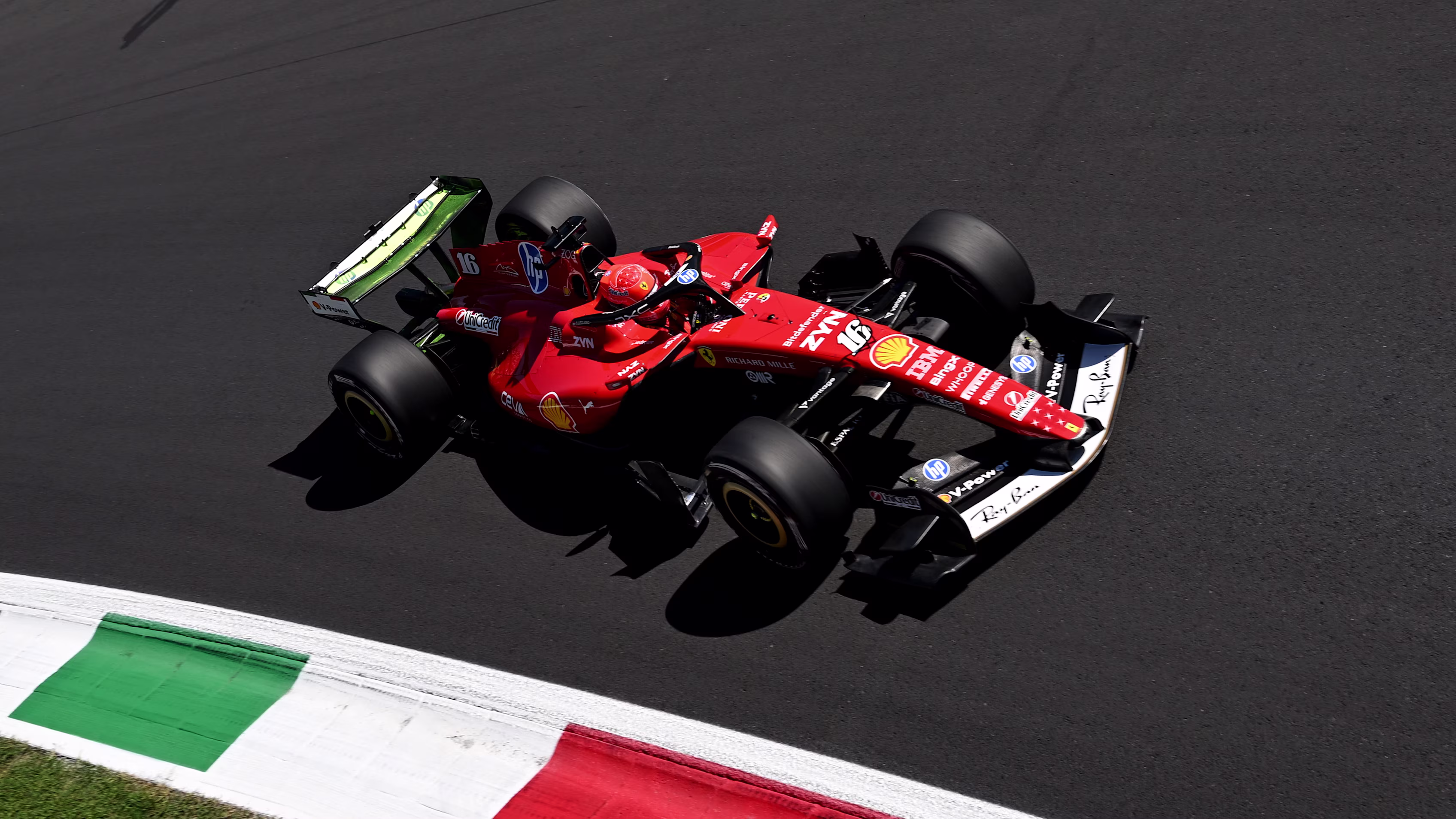 Ferrari domina FP1 em Monza com Leclerc na frente de Hamilton