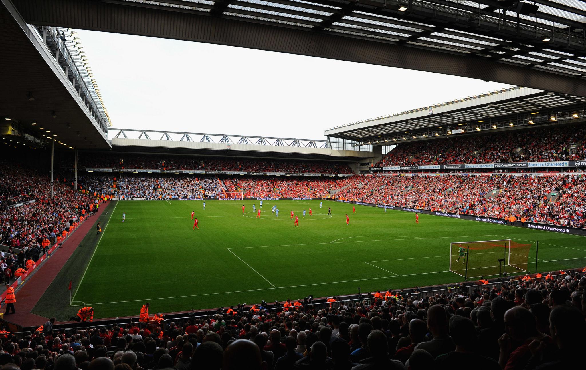 Manchester City visita Liverpool sob pressão após decisão sobre infracções financeiras