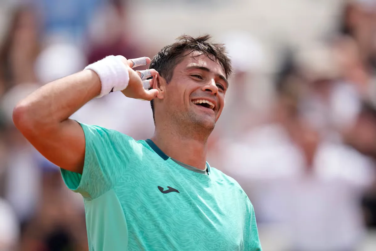 Navone elimina Auger-Aliassime e confirma surpresa em Roma