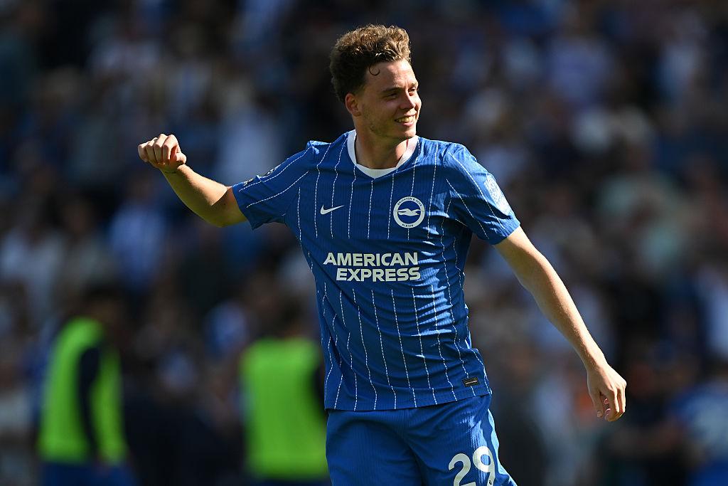 Brighton vence com dez jogadores e consolida terceira posição na Premier League