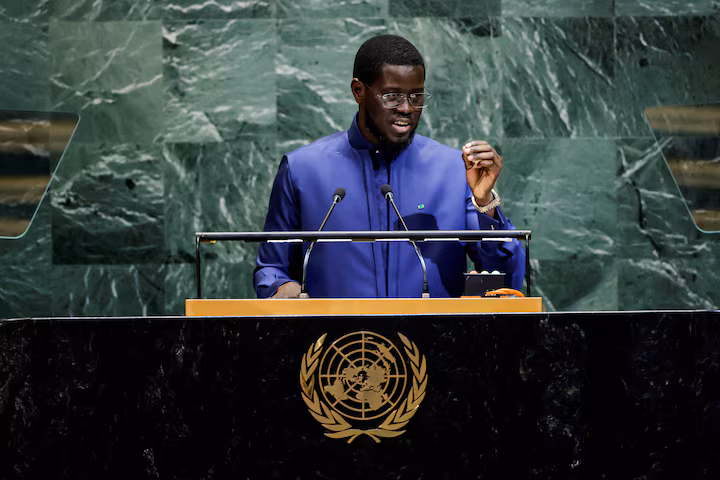 Coito entre pessoas do mesmo sexo dará pena máxima de dez anos de prisão